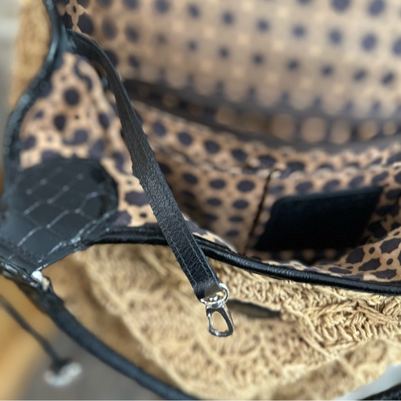 Brighton Shelly Shoulder Handbag Natural Material with Patterned Inside - Picture 7 of 11
